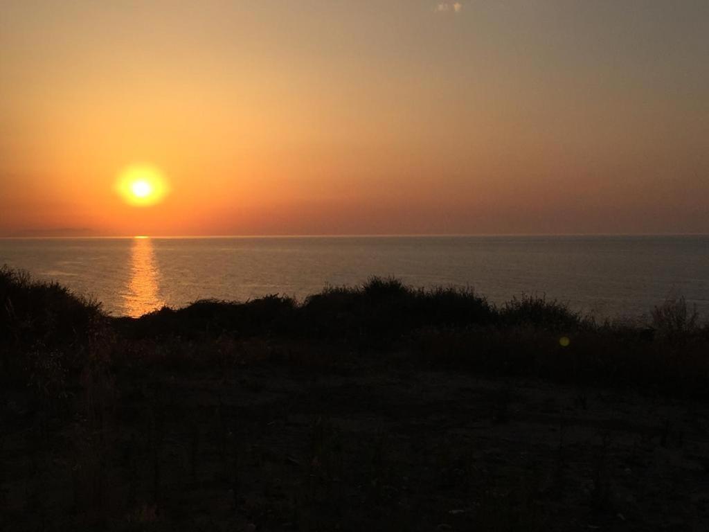 Apartment Tramonto Sea-Front Валедория Екстериор снимка