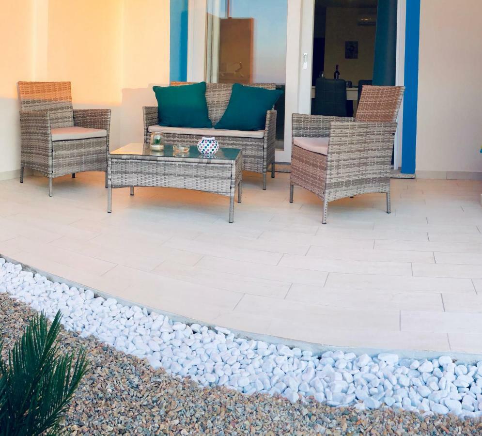 Apartment Tramonto Sea-Front Валедория Екстериор снимка